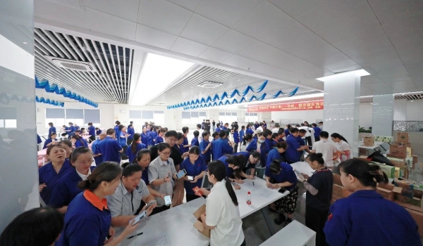 月圆中秋 礼赞祖国 | 3868la银河总站股份双节迎庆活动暖心进行